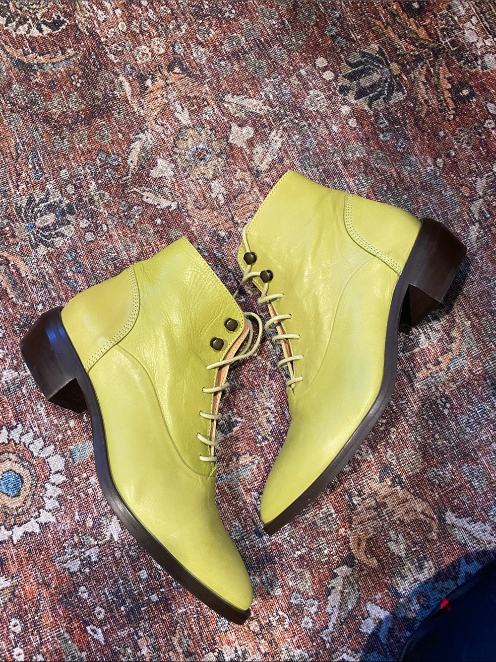 Intentionally Blank, West Lime Green Lace-Up Leather Ankle Boots. Size 39. - Picture 6 of 11